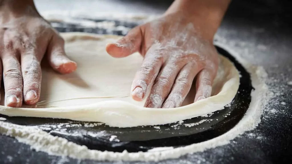 Schritt-für-Schritt Anleitung zur Zubereitung von Low Carb Pizzateig, kohlenhydratarm und gesund