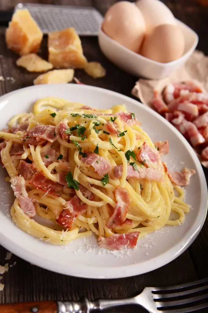 Spaghetti Carbonara Rezept – Originale italienische Zubereitung mit Ei, Parmesan und Speck