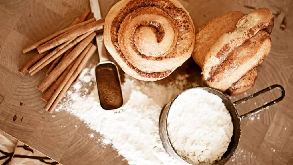 Selbstgemachte Zimtschnecken nach traditionellem Rezept