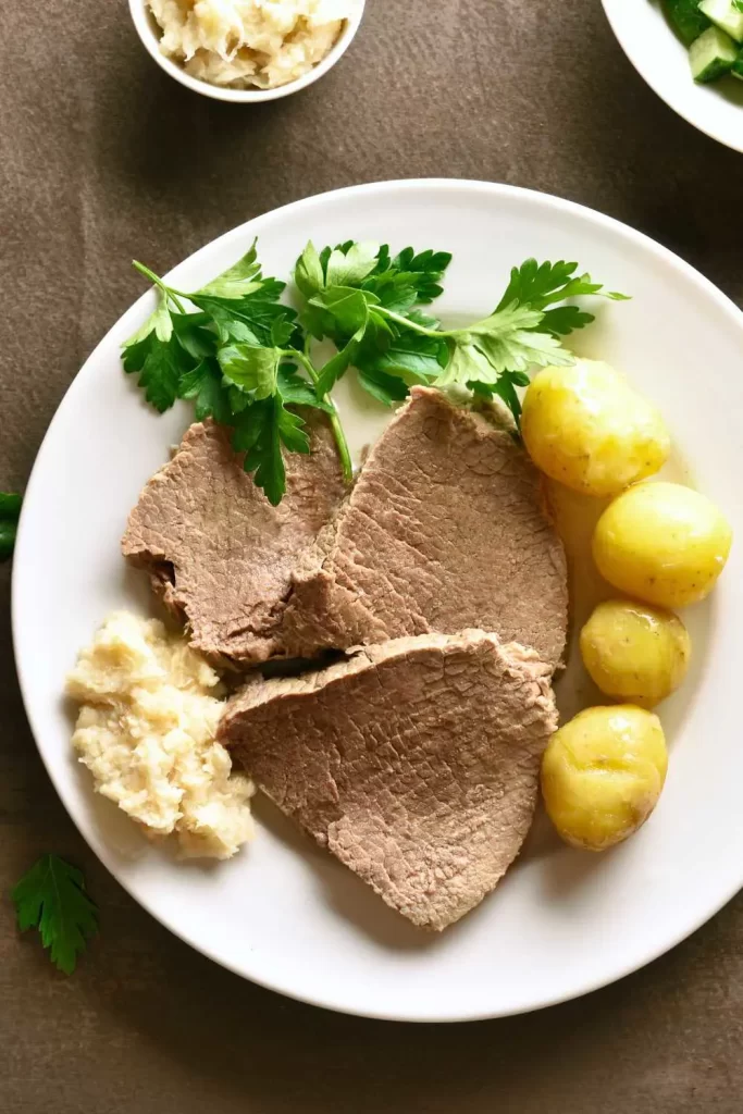 Einfaches Tafelspitz Rezept mit wenigen Zutaten und schneller Zubereitung