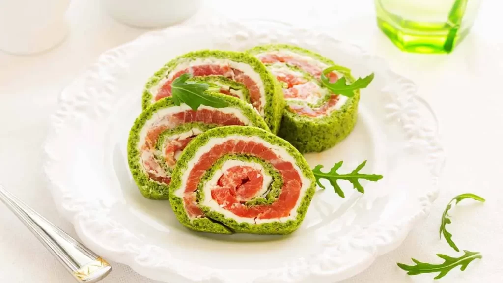 Spinat-Lachs-Rolle Rezept mit Frischkäse und geräuchertem Lachs