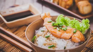 Saftiger Teriyaki Lachs mit Sesam und Frühlingszwiebeln